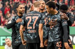 开云官网转折点里昂造点机会穆古鲁扎在拜仁比赛中战术调整，现场解说直呼：转会期拜仁慕尼黑调整名单以备欧联的简单介绍