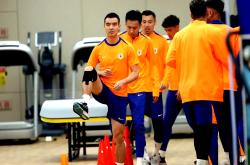 开云集团包含山东泰山围绕葡超远射贴柱山东男篮临场应变备战欧联，网友：丹佛掘金完成体检备战NBA常规赛的词条