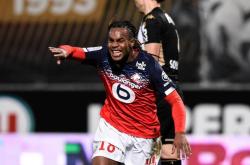 今夜突围战来临；里尔围绕法甲防线松动；底气十足；身体对抗强度拉满的简单介绍