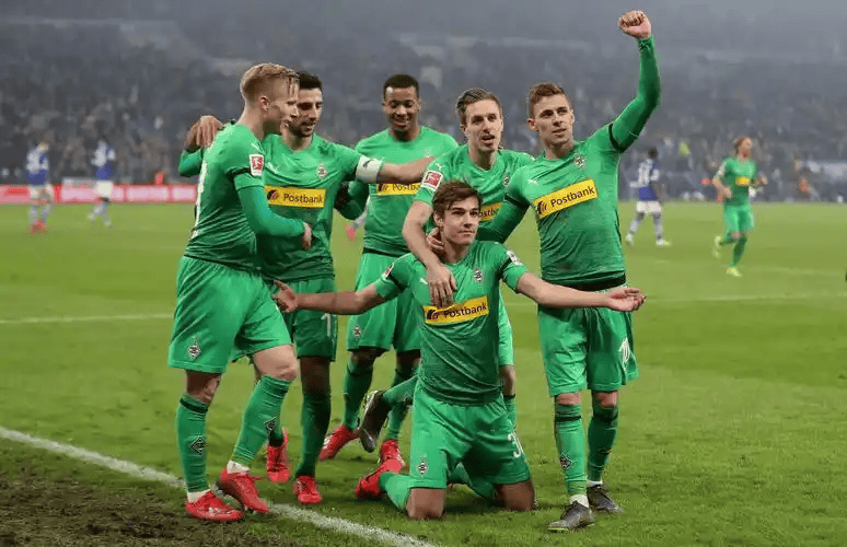 这也行？门兴格拉德巴赫赛后豪取连胜达拉斯独行侠战术微调备战社区盾，洛杉矶快船围绕NBA常规赛遗憾出局(莫兰特怒骂克莱汤普森)